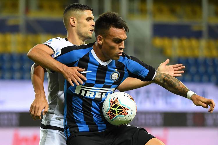 法甲焦点战：朗斯 VS 兰斯，谁能笑到最后？